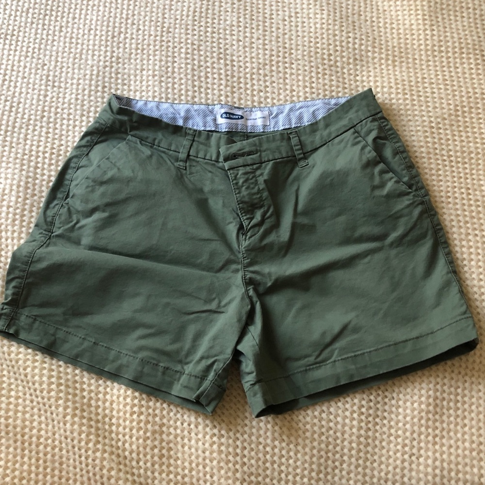 Old Navy Every Day Short in Green